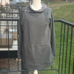 Latched Mama Harbor Snap Nursing Pullover in charcoal Size Large